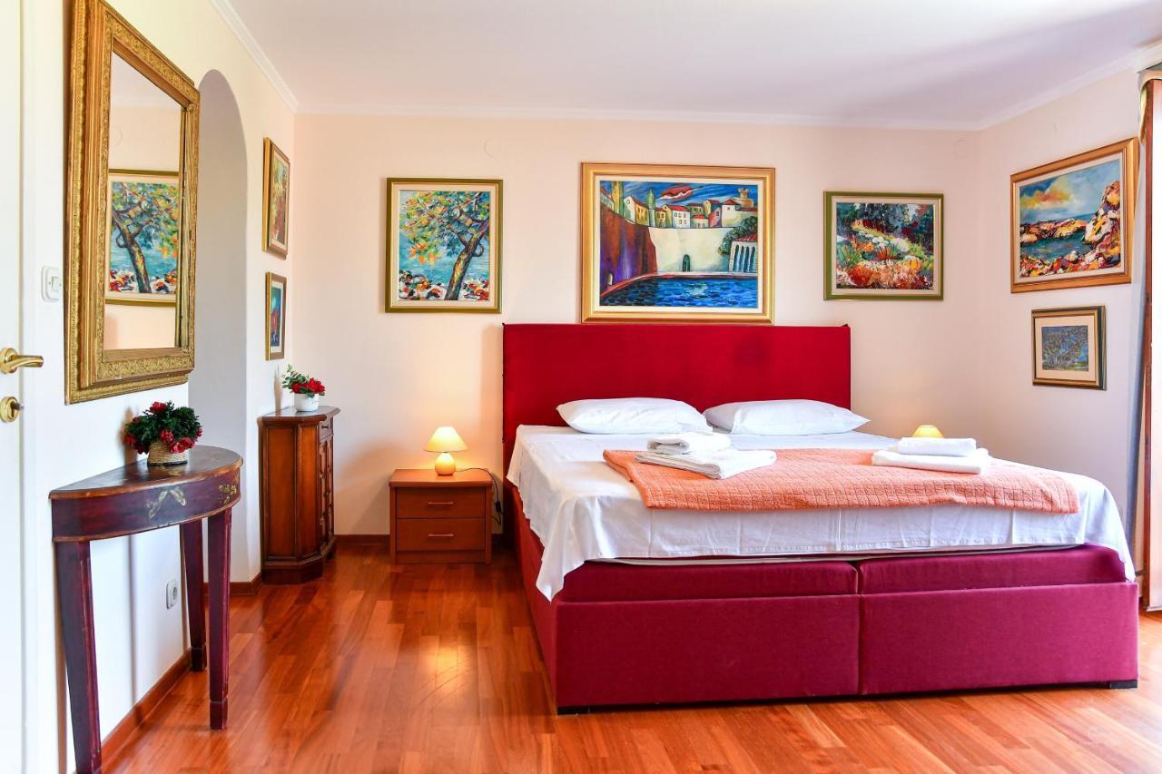 Holiday Home Lapad Beach Royal Дубровник Екстериор снимка