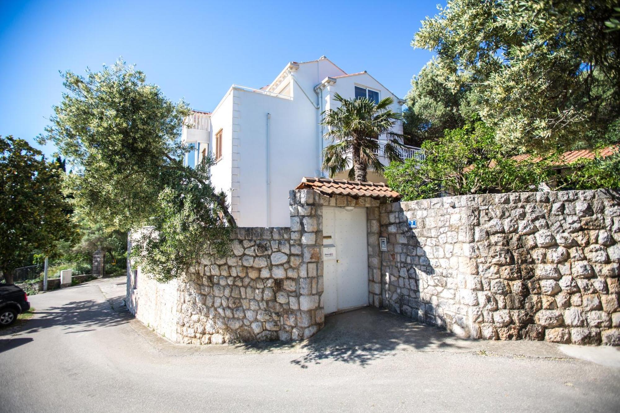 Holiday Home Lapad Beach Royal Дубровник Екстериор снимка